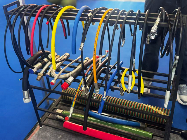 Hydraulic hose and flexible hose product display for global distributors