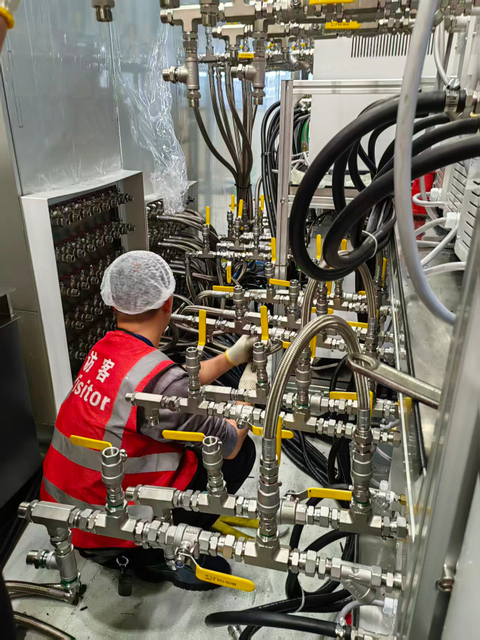 Industrial hose manufacturing process with hydraulic hose connection layout